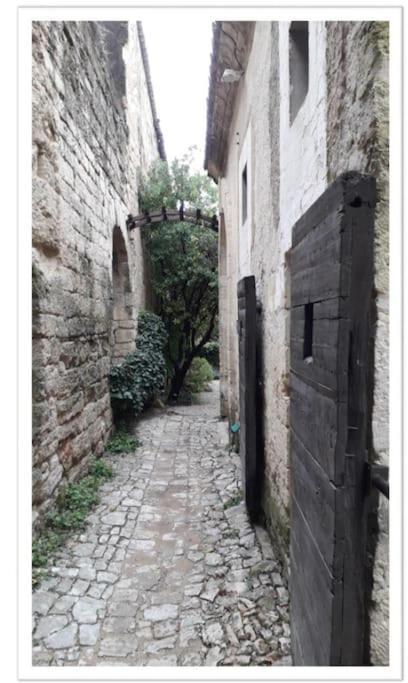 Charming Small House Close To Uzes Foissac  Bagian luar foto